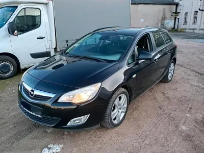 Gebraucht Opel Astra 110 PS (80 kW) 2011 Kombi