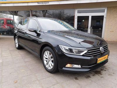 Deep black (metallic) Gebraucht 2017 VW Passat Comfortline Kombi | 12.686 € (Fairer Preis)
