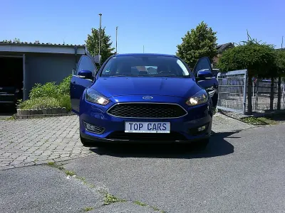 Gebraucht Ford Focus Trend 125 PS (91 kW) 2017 Blau Kombi