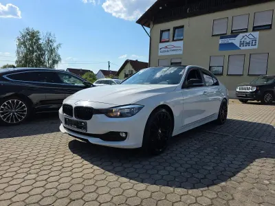 Gebraucht BMW 318 Sport Line 143 PS (105 kW) 2013 Weiß Limousine