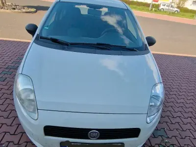 Gebraucht Fiat Grande Punto 68 PS (50 kW) 2011 Weiß Kleinwagen