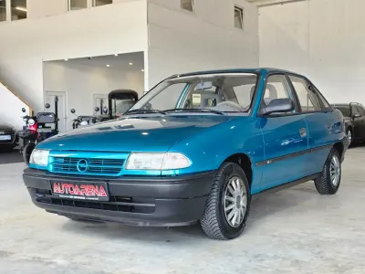 Gebraucht Opel Astra 71 PS (52 kW) 1995 Blau Limousine