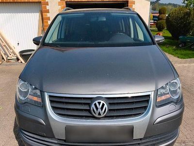 Usata VW Touran 105 CV (77 kW) 2010 Andere farben Monovolume