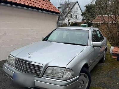 Gebraucht Mercedes C180 122 PS (89 kW) 1996 Silber Limousine