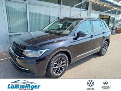 Gebraucht VW Tiguan Life 150 PS (110 kW) 2022 Deep black perleffekt SUV