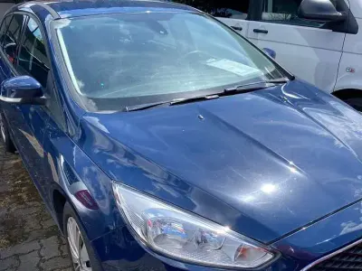 Gebraucht Ford Focus Basis 101 PS (74 kW) 2016 Blau Kombi