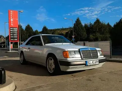 Gebraucht Mercedes E300 179 PS (131 kW) 1987 Weiß Coupé