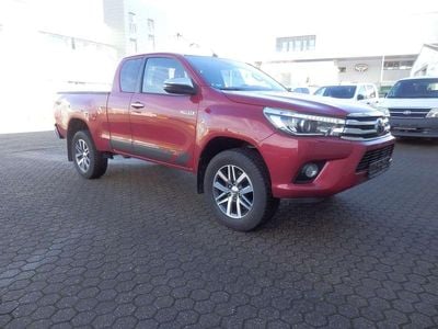 Gebraucht Toyota HiLux Comfort 150 PS (110 kW) 2019 Crimson spark red me Pickup