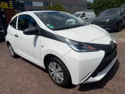 Gebraucht Toyota Aygo 69 PS (50 kW) 2016 Weiß Kleinwagen