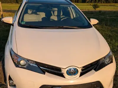 Gebraucht Toyota Auris Touring Sports 136 PS (100 kW) 2013 Weiß Kombi