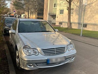 Gebraucht Mercedes C220 150 PS (110 kW) 2005 Grau Limousine