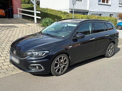 Schwarz Gebraucht 2016 Fiat Tipo Lounge Kombi | 8.900 €