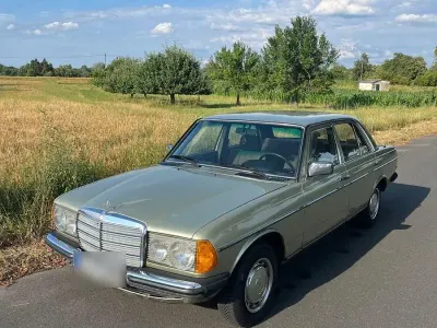 Gebraucht Mercedes 200 109 PS (80 kW) 1983 Grün Limousine