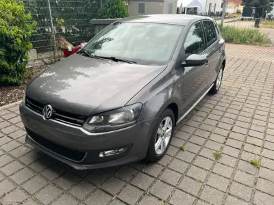 Gebraucht VW Polo Highline 90 PS (66 kW) 2014 Graumetallic (metallic) Kleinwagen