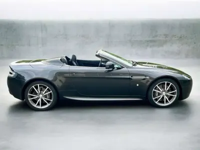 Gebraucht Aston Martin V8 Vantage 426 PS (313 kW) 2011 Grau Cabrio