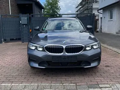 Gebraucht BMW 318 Performance 150 PS (110 kW) 2020 Grau Kombi
