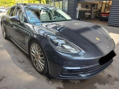 Porsche Panamera 4