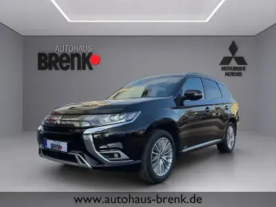 Gebraucht Mitsubishi Outlander P-HEV Top 224 PS (164 kW) 2021 Rubinschwarz Limousine