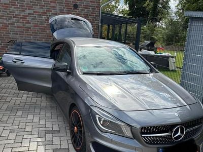 Gebraucht Mercedes CLA180 Shooting Brake 122 PS (89 kW) 2016 Schwarz Kombi