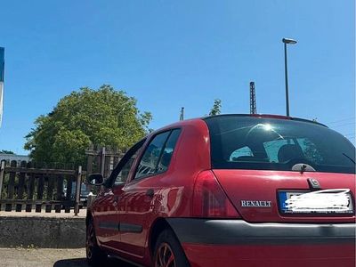 Second-hand Renault Clio II 2000 Roșu Hatchback