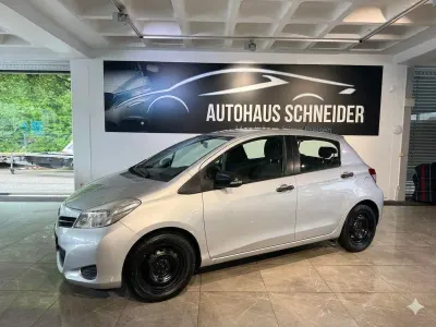 Brugt Toyota Yaris Cool 69 HK (50 kW) 2012 Sølv Hatchback