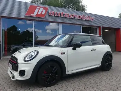 Gebraucht Mini John Cooper Works 231 PS (169 kW) 2020 Weiß Kleinwagen