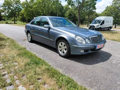 Gebraucht Mercedes E240 177 PS (130 kW) 2004 Blau Limousine