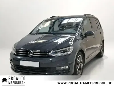 Gebraucht VW Touran Comfortline 150 PS (110 kW) 2025 Uranograu Van / Kleinbus