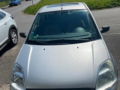 Gebraucht Ford Fiesta 80 PS (58 kW) 2002 Silber Kleinwagen
