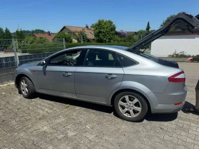 Gebraucht Ford Mondeo Ambiente 131 PS (96 kW) 2007 Silber Limousine