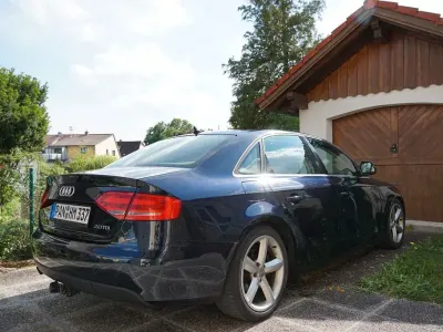 Gebraucht Audi A4 Ambiente 143 PS (105 kW) 2008 Blau Limousine