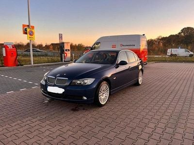 Gebraucht BMW 325 Sport Line 218 PS (160 kW) 2006 Blau Limousine
