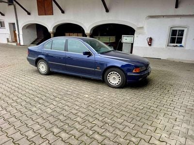 Gebraucht BMW 525 143 PS (105 kW) 1996 Blau Limousine