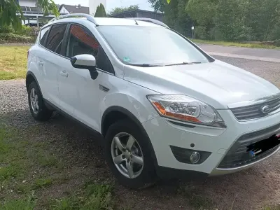 Gebraucht Ford Kuga Trend 136 PS (100 kW) 2009 Weiß SUV
