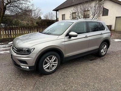 Grau Gebraucht 2016 VW Tiguan Comfortline SUV | 15.300 € (Superpreis)