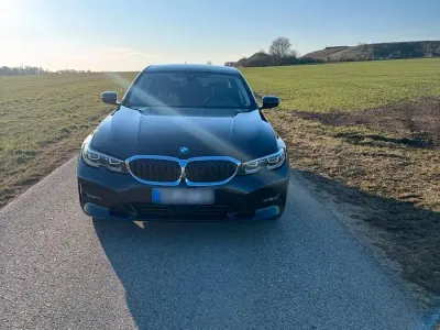 Gebraucht BMW 330e Sport Line 292 PS (214 kW) 2020 Schwarz Limousine