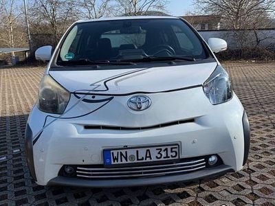 Toyota iQ