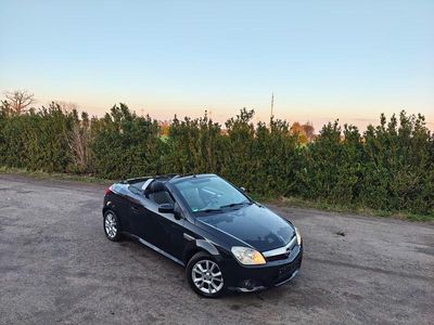 Usata Opel Tigra 90 CV (66 kW) 2006 Nero Cabrio