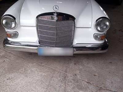 Usata Mercedes 230 105 CV (77 kW) 1966 Andere farben Berlina