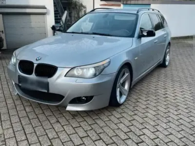 Gebraucht BMW 523 197 PS (144 kW) 2007 Grau Kombi