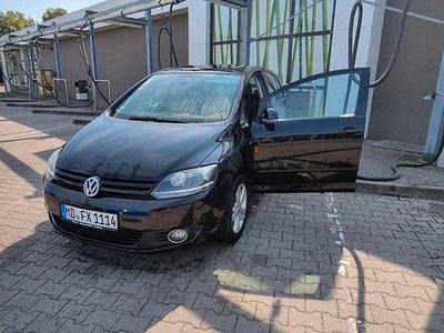 Gebraucht VW Golf Plus Cross Match 140 PS (102 kW) 2013 Schwarz Van / Kleinbus