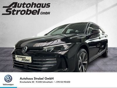 Grenadillschwarz metallic Gebraucht 2024 VW Passat Kombi | 47.450 €