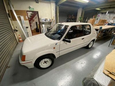 Gebraucht Peugeot 205 140 PS (102 kW) 1989 Weiß Limousine