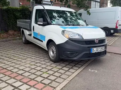 Gebraucht Fiat Doblò 95 PS (69 kW) 2018 Weiß Van / Kleinbus