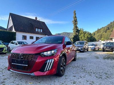 Rot Gebraucht 2024 Peugeot 208 GT Kleinwagen | 17.900 € (Etwas zu teuer)