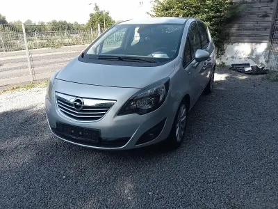 Używany Opel Meriva 140 KM (102 kW) 2012 Srebrny Minivan