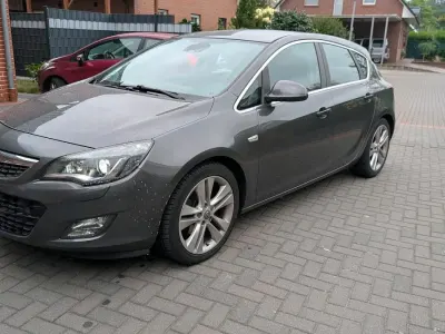 Gebraucht Opel Astra 180 PS (132 kW) 2010 Grau Limousine