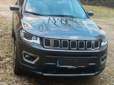 Gebraucht Jeep Compass Limited 140 PS (102 kW) 2018 Grau SUV
