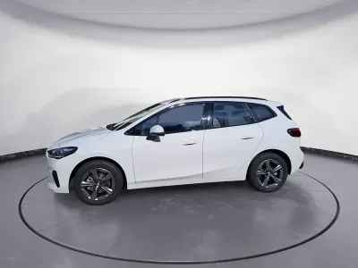 Gebraucht BMW 220 Active Tourer 170 PS (125 kW) 2025 Weiß Van / Kleinbus