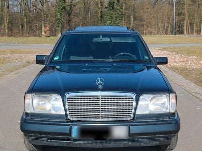 Gebraucht Mercedes E200 136 PS (100 kW) 1996 Schwarz Kombi